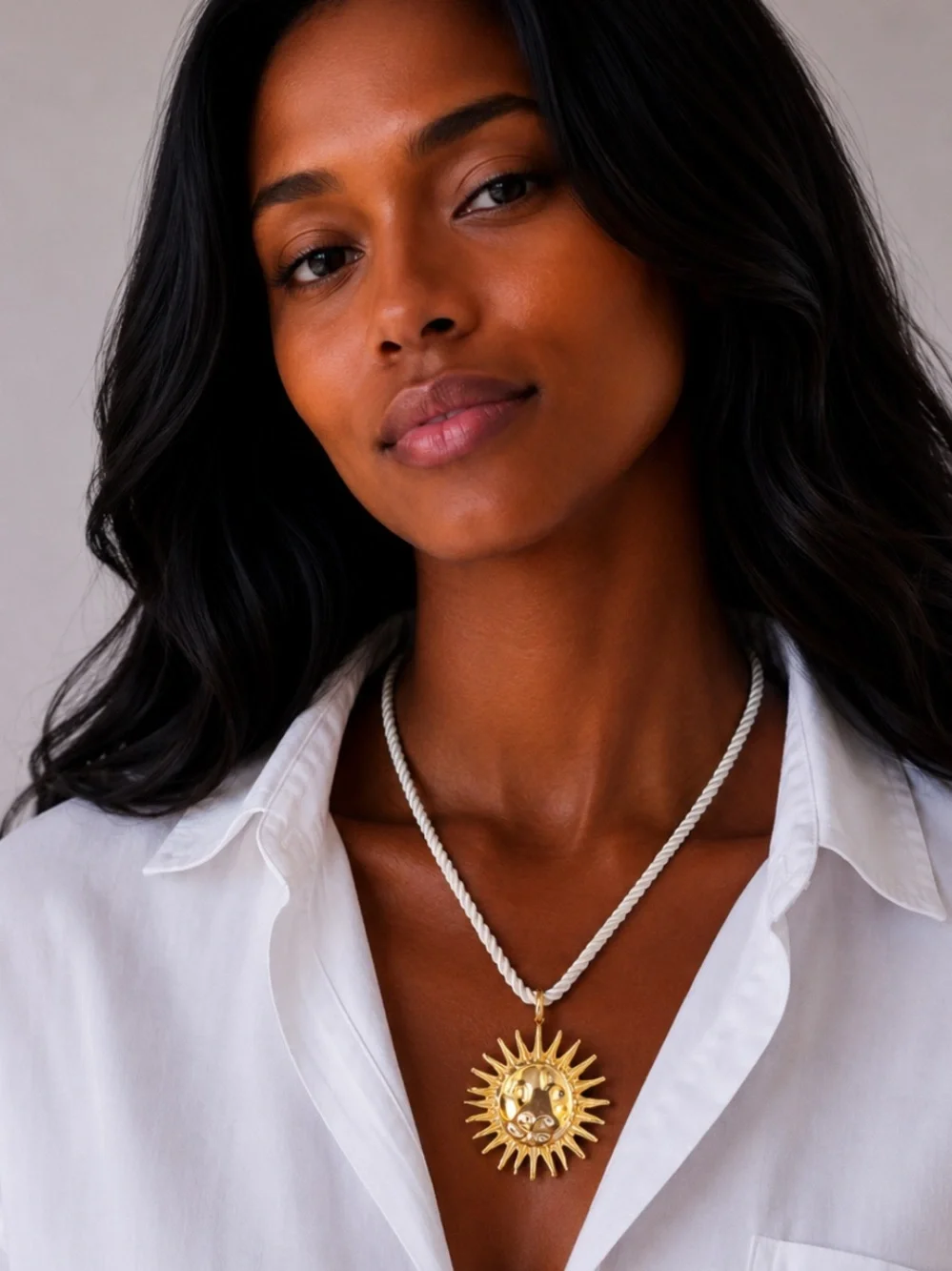 New! Preppy Coastal White Cord Gold Sun Necklace NWOT 5029